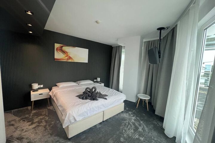 Room 14 of 85