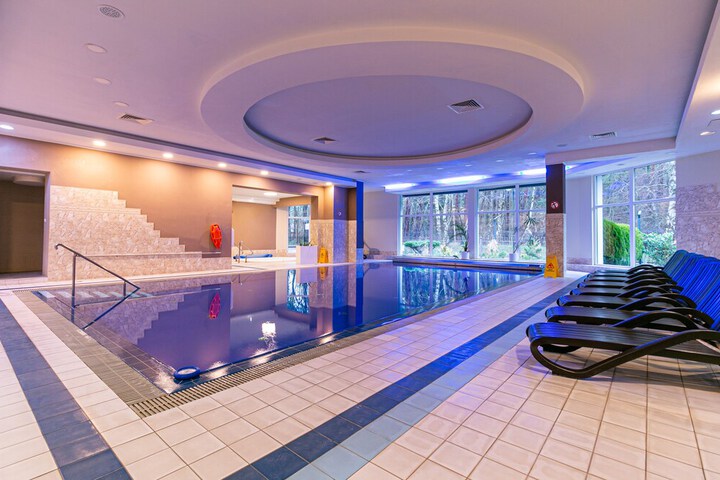 Hotel Pool
