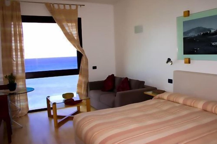 Room 5 of 24