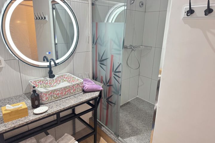 Room 109 of 163