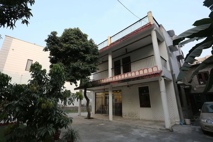 OYO 10448 Green View Home Stay