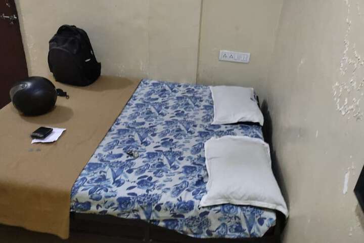 Room 14 of 21