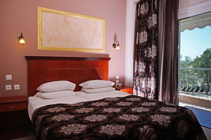Room 10 of 85