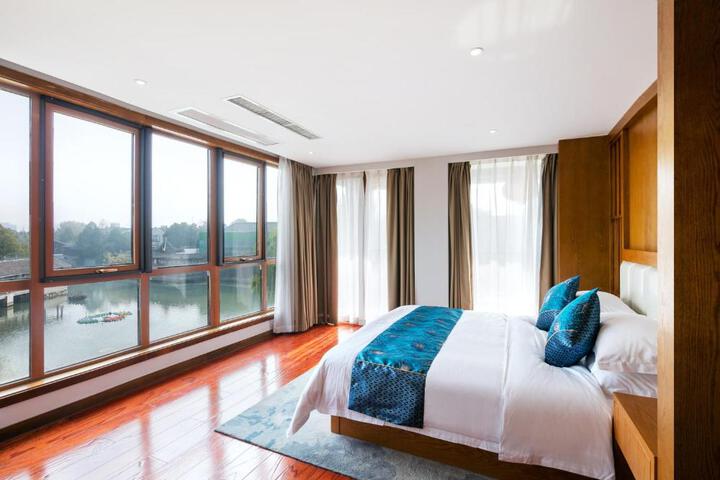 Floral Hotel · Yingxi Riverside Deqing