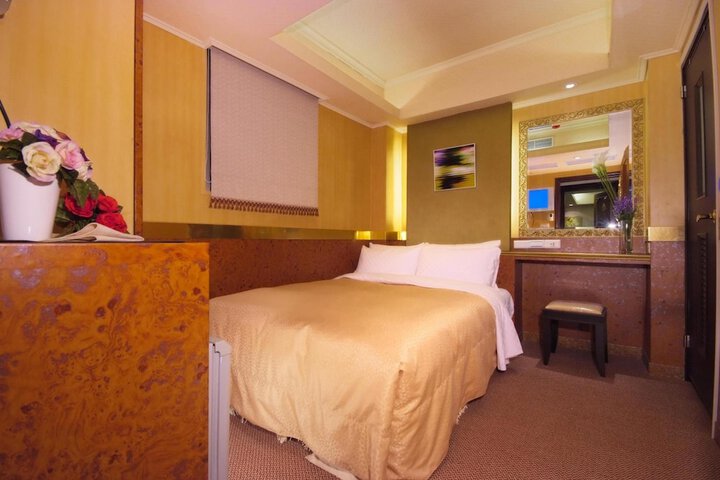 Room 27 of 52