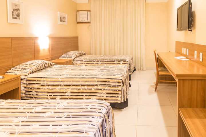 Room 40 of 198