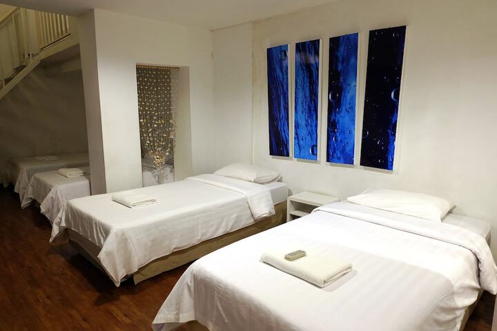 Room 45 of 130