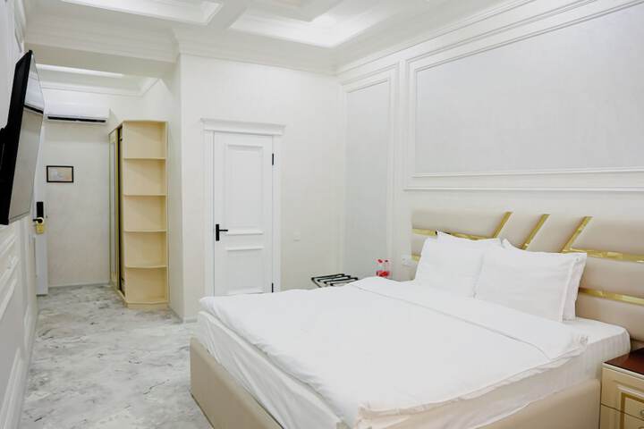 Room 8 of 35
