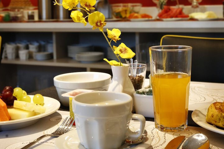 Breakfast/Coffee Service 22 of 39