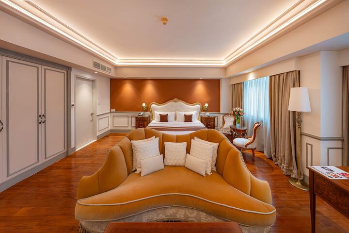 Room 16 of 83