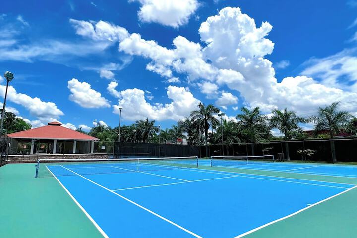 Tennis court