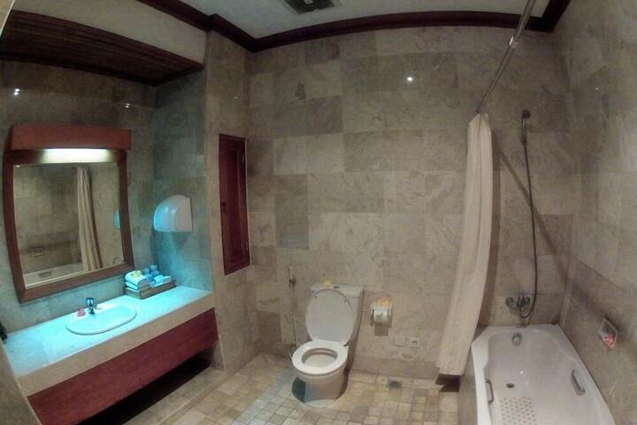 Room 24 of 45
