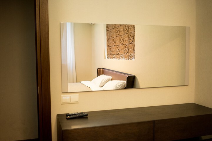 Room 15 of 36