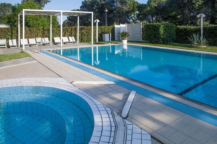 Pool 12 of 52