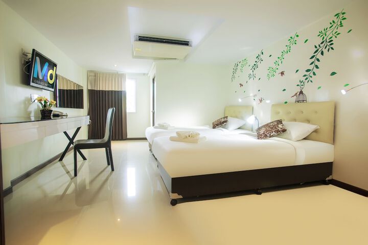 Room 5 of 34