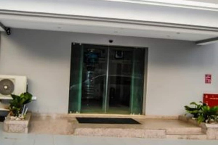 Hotel 5 of 6