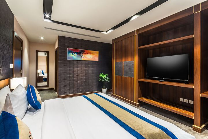 Room 11 of 52