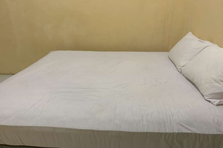 Room 12 of 23