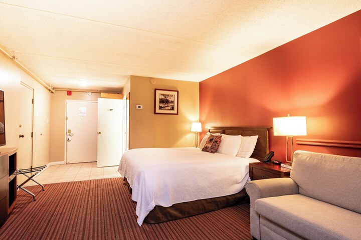 Room 34 of 108