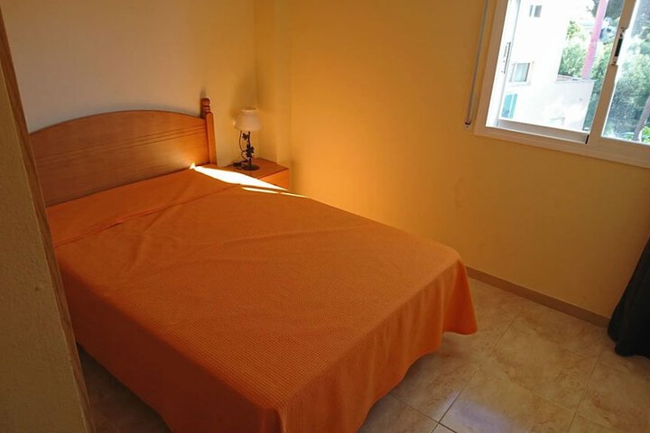 Room 2 of 25