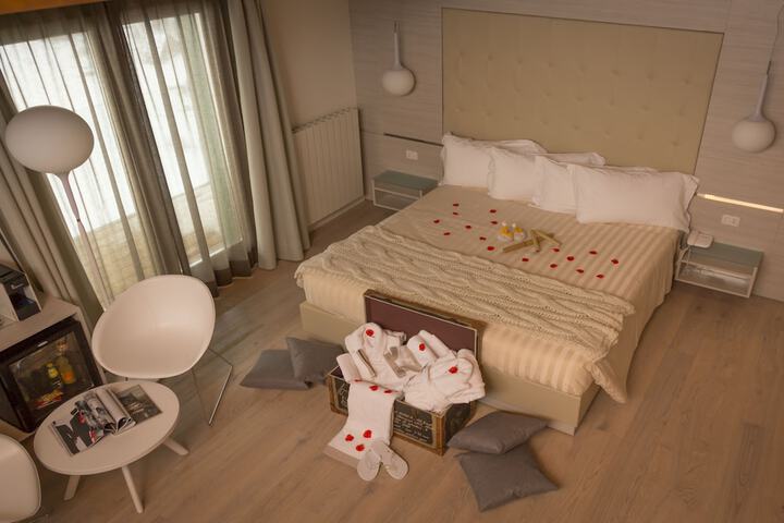 Room 16 of 63