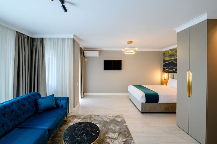 Room 9 of 70