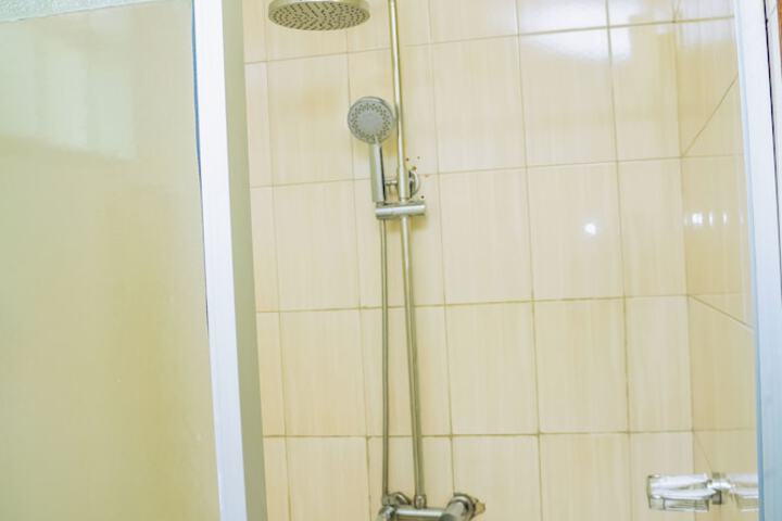 Room 16 of 32