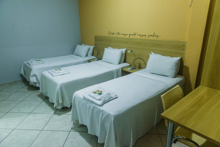 Room 6 of 33