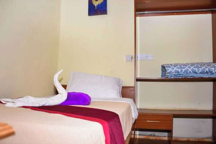 Room 2 of 18
