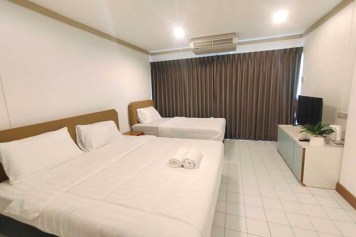 Room 25 of 31