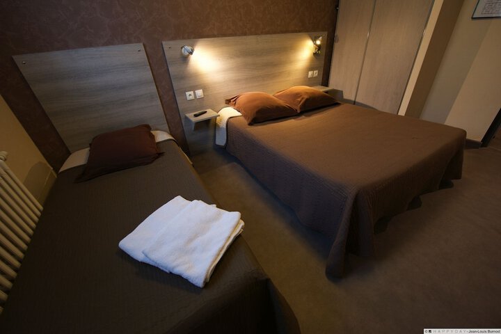 Room 4 of 42