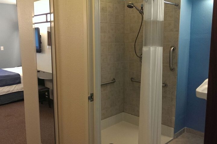 Room 18 of 29
