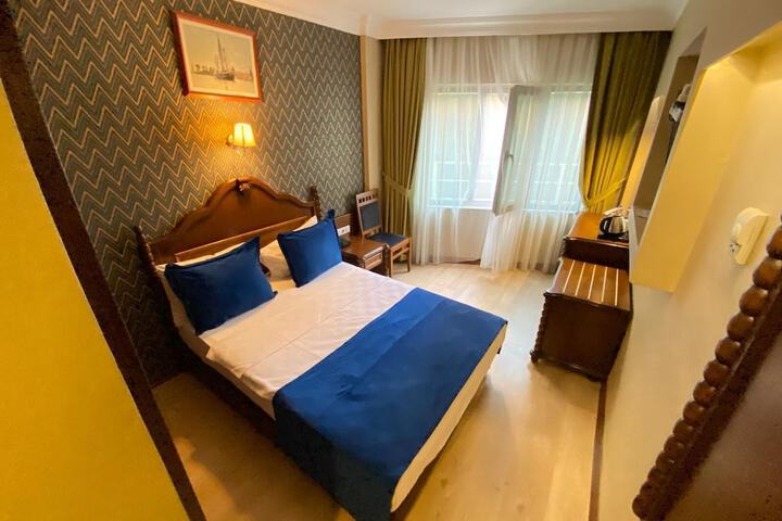 Room 17 of 46