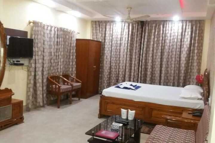 Room 8 of 27