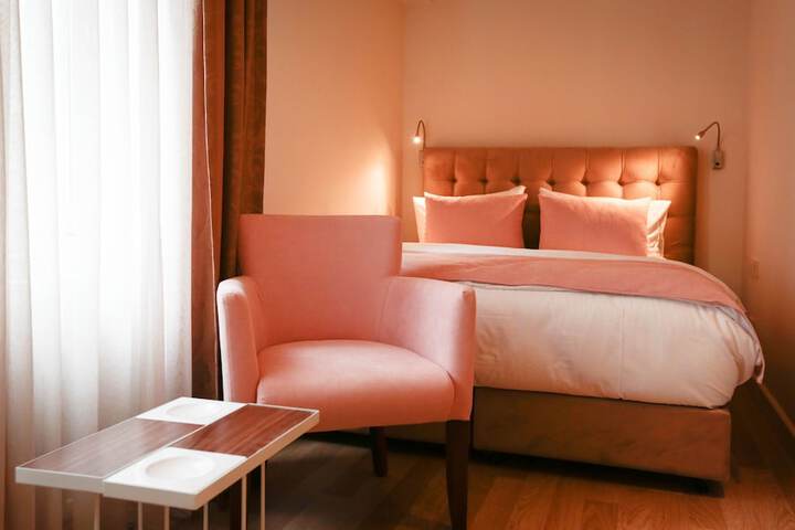 Room 10 of 46