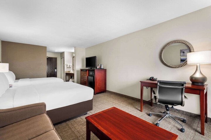 2 Queen Beds (1 of 6)