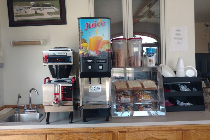 Breakfast/Coffee Service 8 of 12