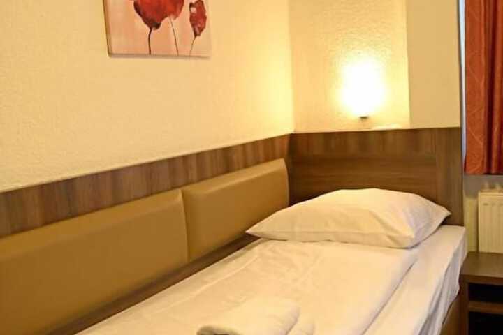 Room 3 of 9