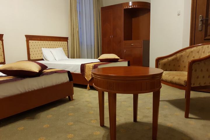 Room 16 of 60