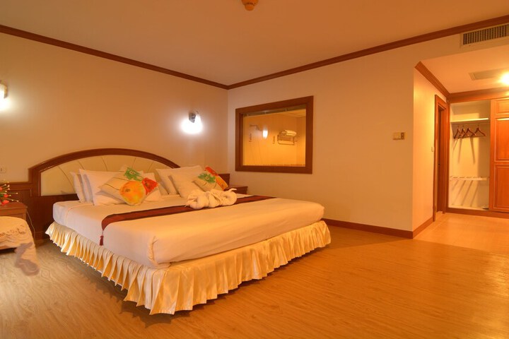 Room 13 of 73