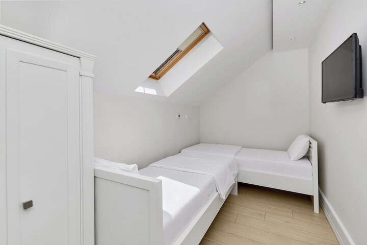 Room 30 of 58
