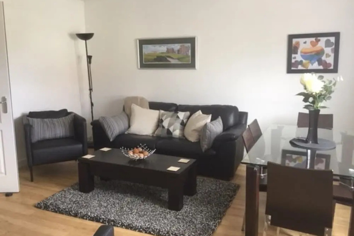 Room 3 of 11