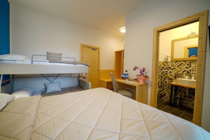 Room 13 of 63