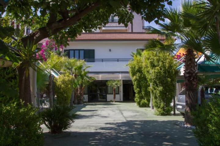 HOTEL ATENA
