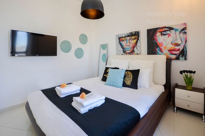 Room 13 of 315