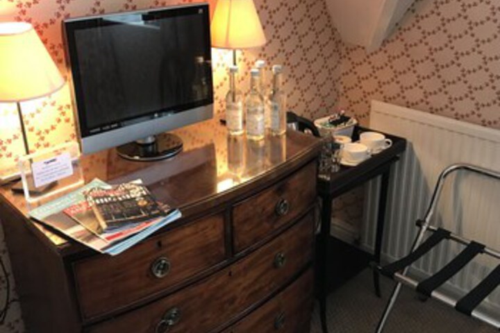 Room 24 of 33