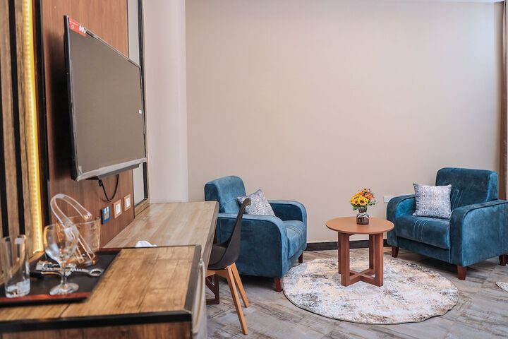 Room 16 of 25