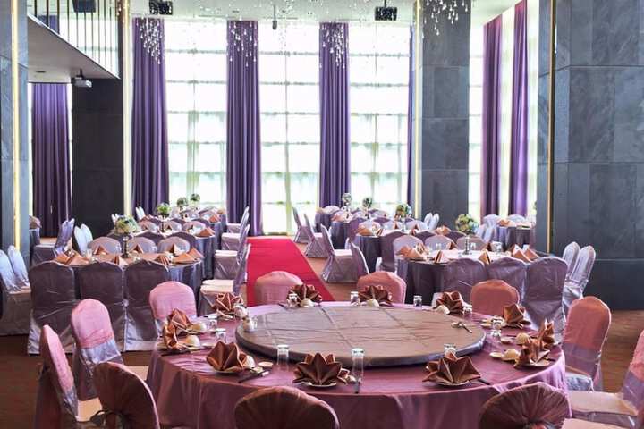 Ballroom/Hall 35 of 41