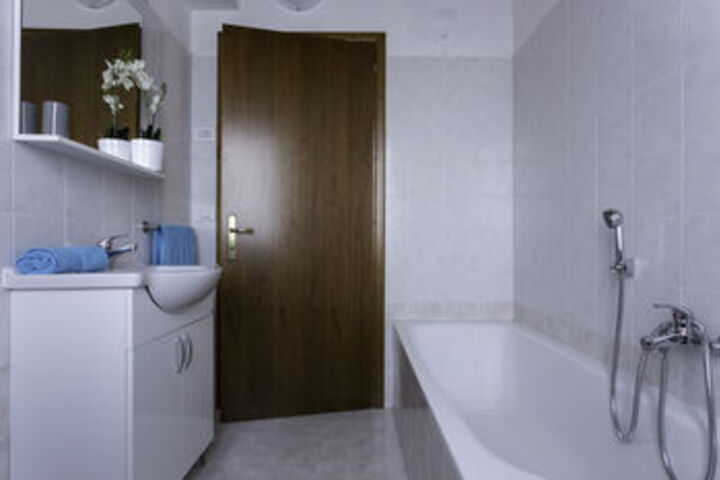 Room 73 of 871