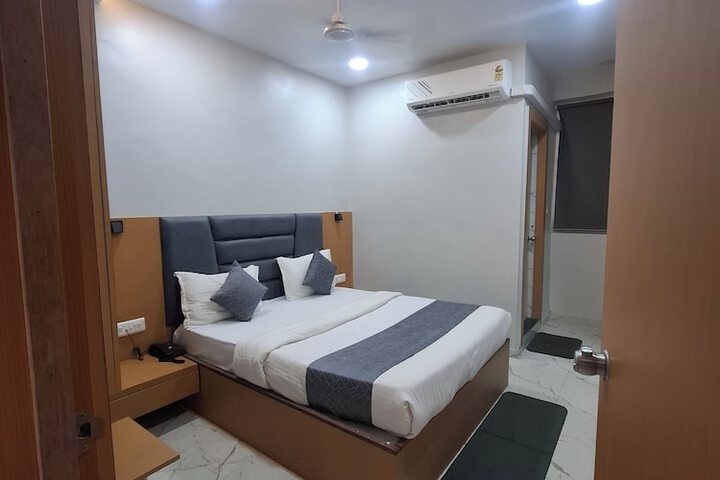 Room 12 of 22